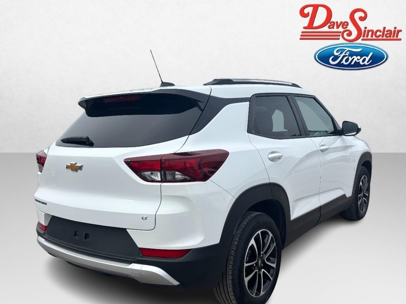 Chevrolet TrailBlazer Vehicle Full-screen Gallery Image 05