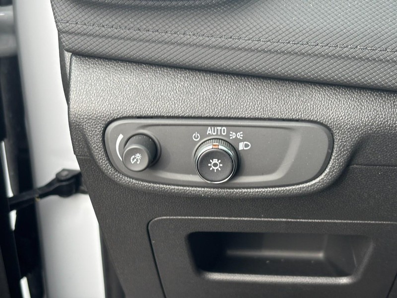 Chevrolet TrailBlazer Vehicle Full-screen Gallery Image 16