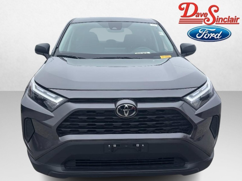 Toyota RAV4 Vehicle Full-screen Gallery Image 02