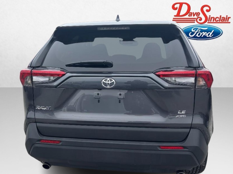 Toyota RAV4 Vehicle Full-screen Gallery Image 08