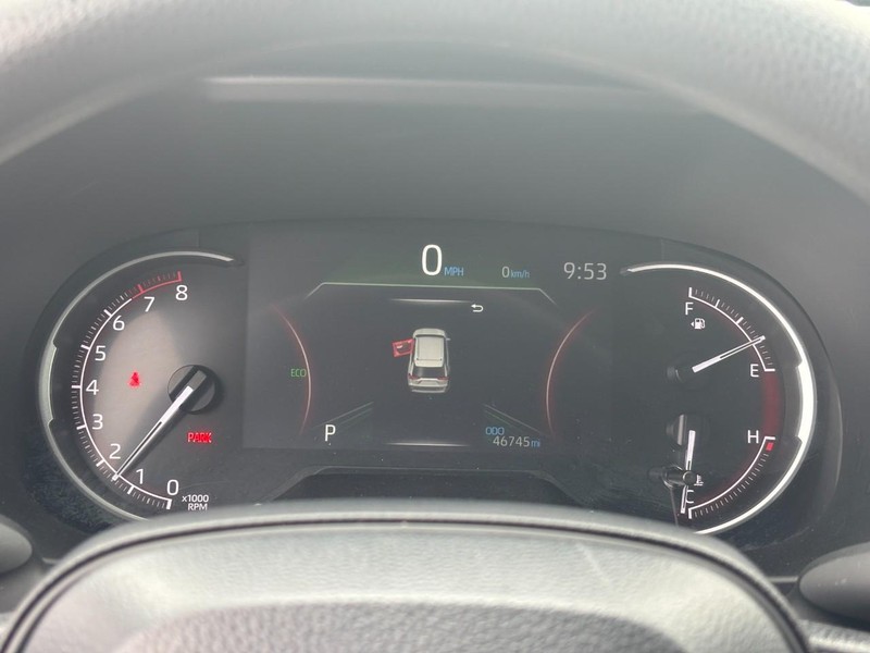 Toyota RAV4 Vehicle Full-screen Gallery Image 22