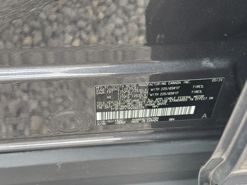 Toyota RAV4 Vehicle Full-screen Gallery Image 26