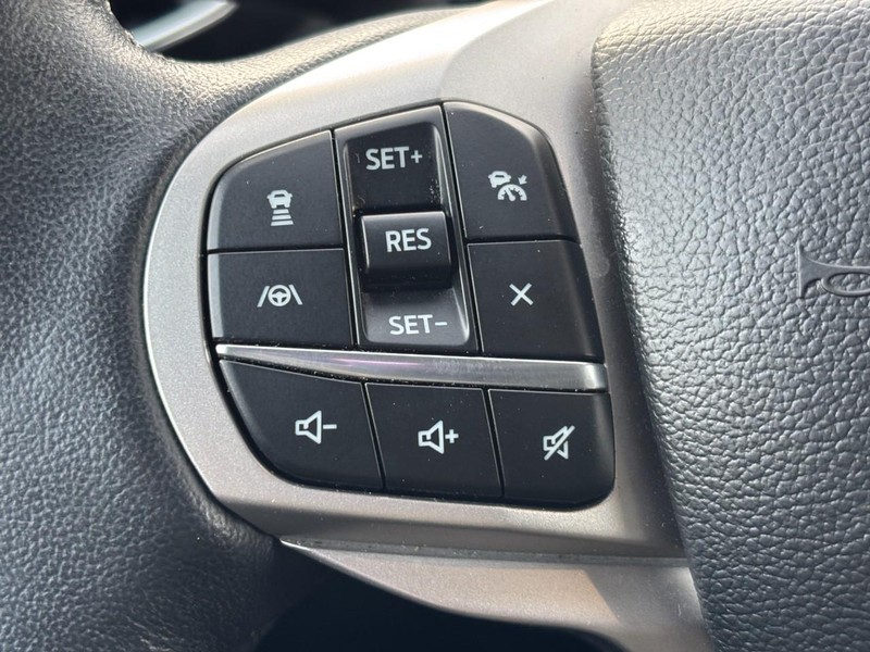 Ford Explorer Vehicle Image 20