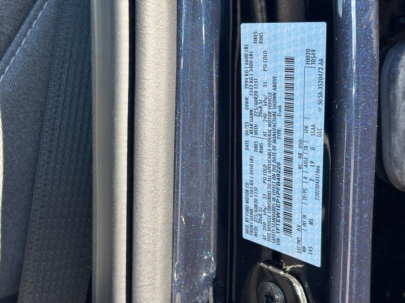 Ford F-150 Vehicle Full-screen Gallery Image 26