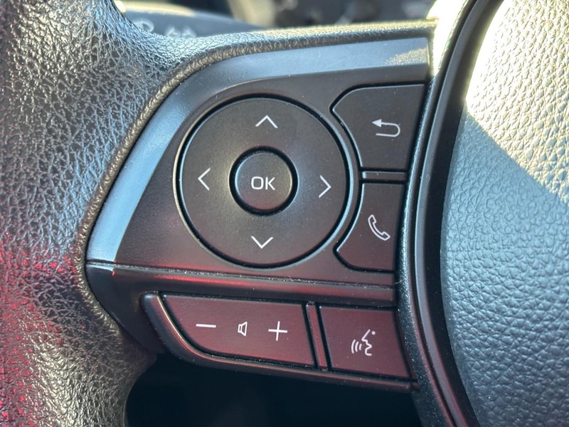 Toyota Corolla Vehicle Full-screen Gallery Image 19