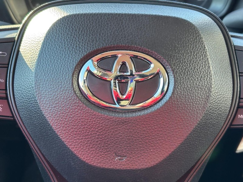 Toyota Corolla Vehicle Full-screen Gallery Image 20