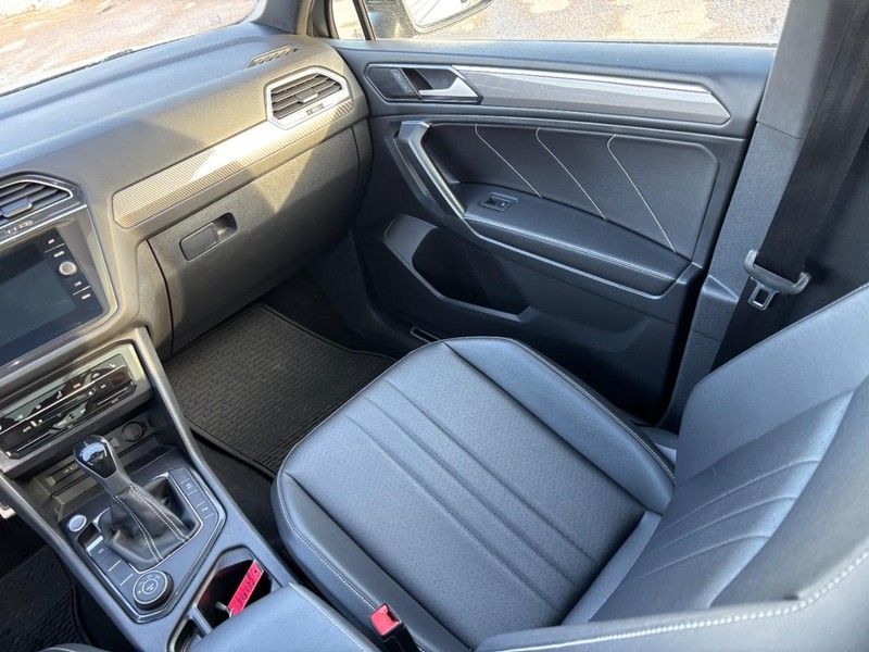 Volkswagen Tiguan Vehicle Image 15