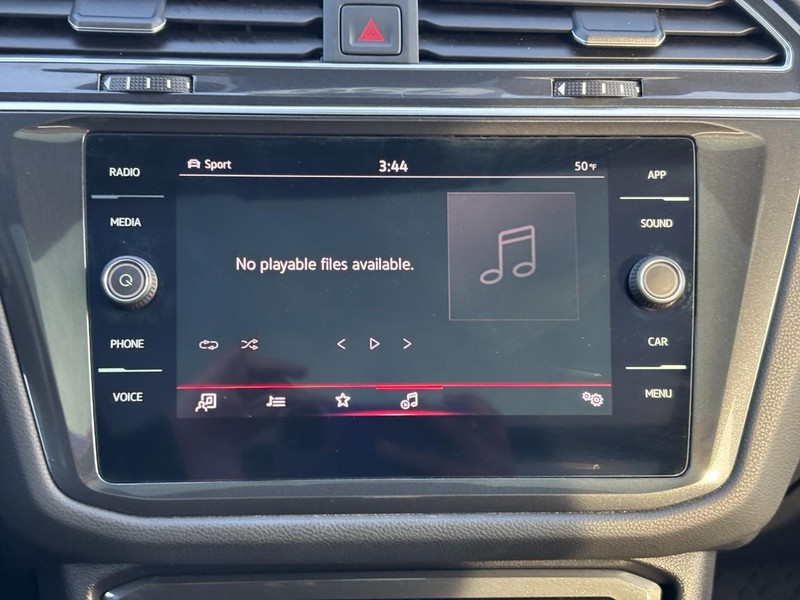 Volkswagen Tiguan Vehicle Image 23