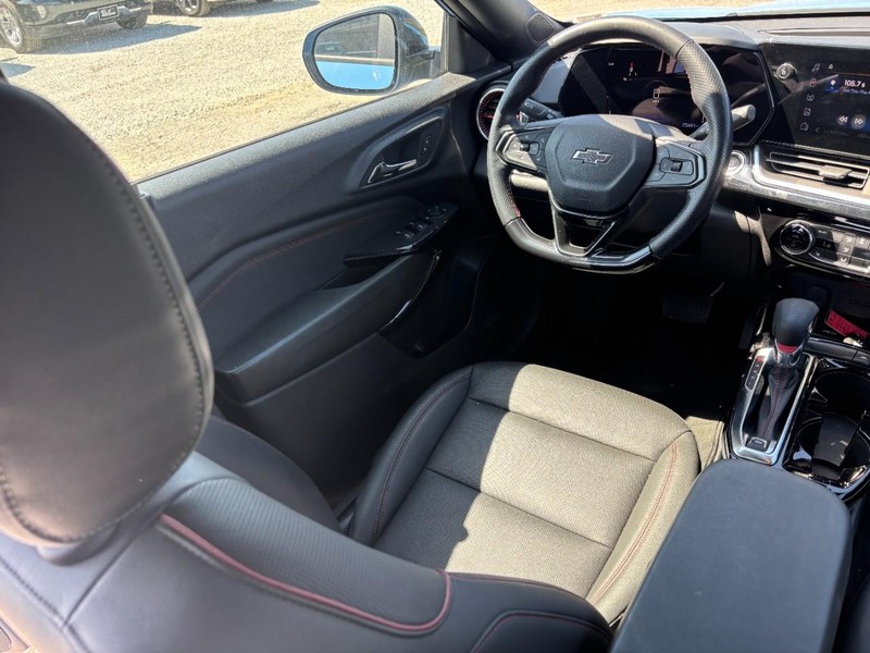 Chevrolet Trax Vehicle Full-screen Gallery Image 11