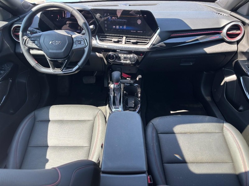 Chevrolet Trax Vehicle Full-screen Gallery Image 12