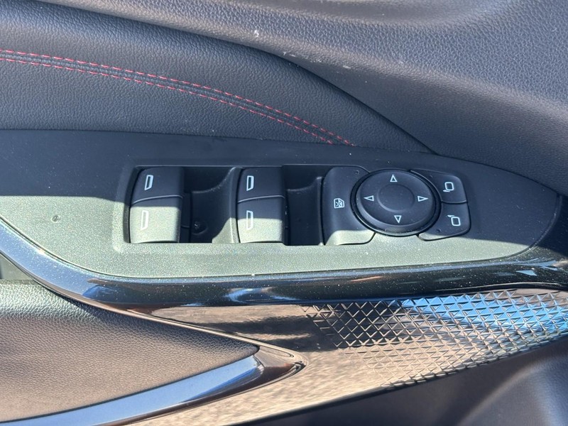 Chevrolet Trax Vehicle Full-screen Gallery Image 15