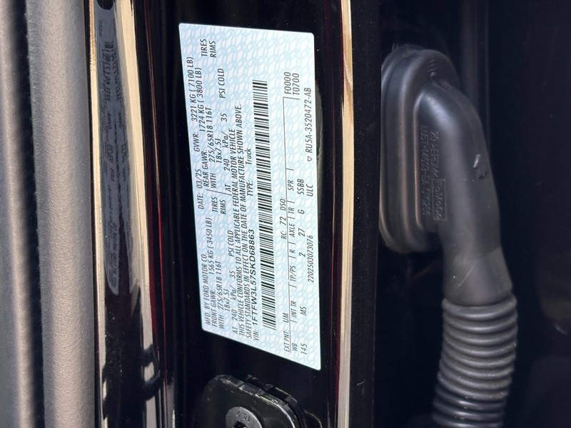 Ford F-150 Vehicle Full-screen Gallery Image 27