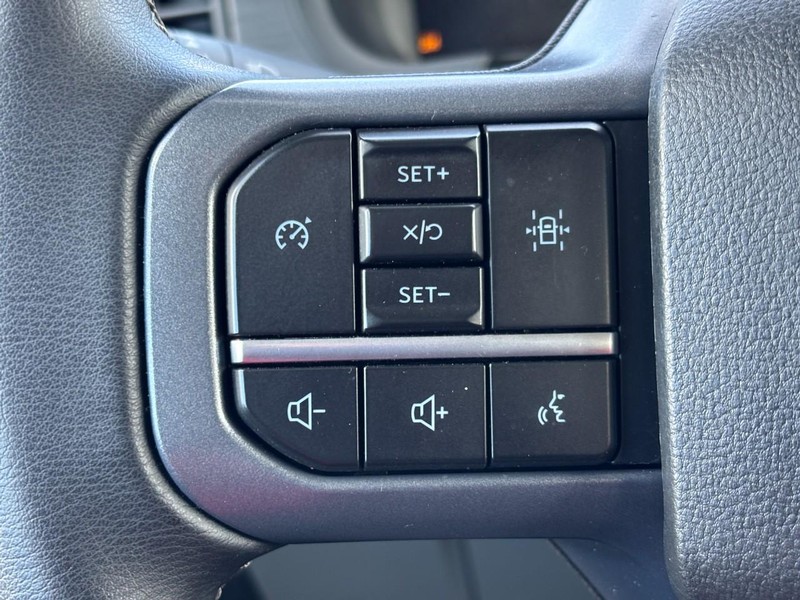 Ford F-150 Vehicle Full-screen Gallery Image 19