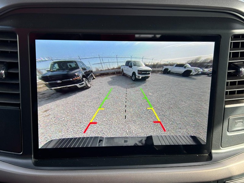 Ford F-150 Vehicle Full-screen Gallery Image 24