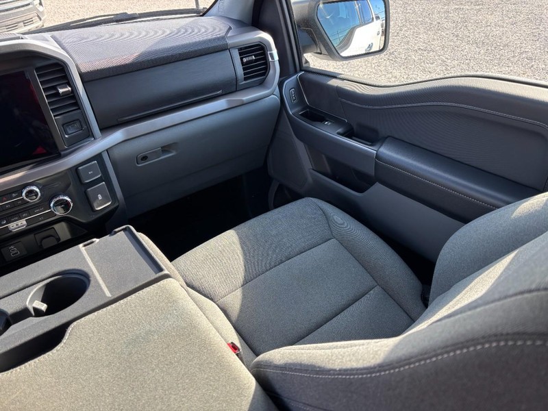 Ford F-150 Vehicle Full-screen Gallery Image 15