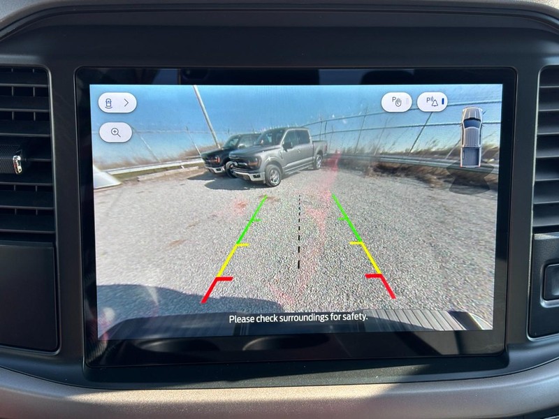 Ford F-150 Vehicle Full-screen Gallery Image 24