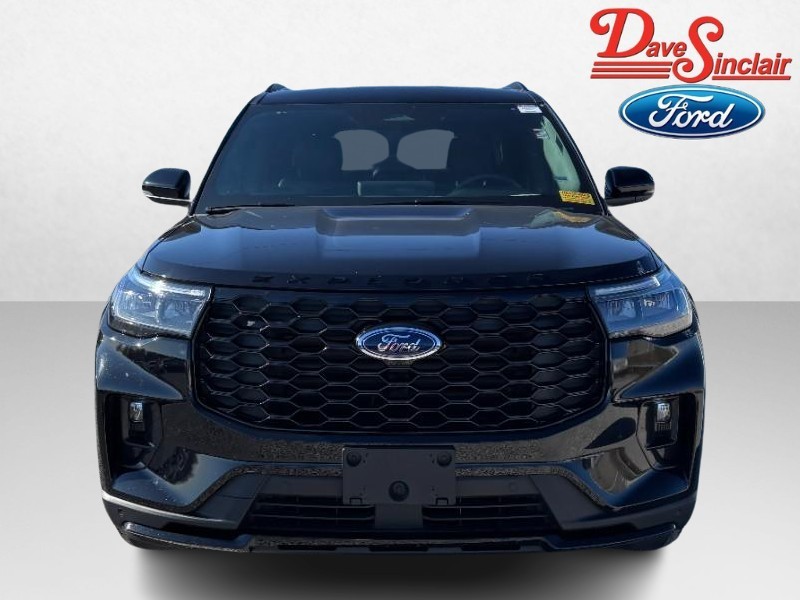 Ford Explorer Vehicle Full-screen Gallery Image 02