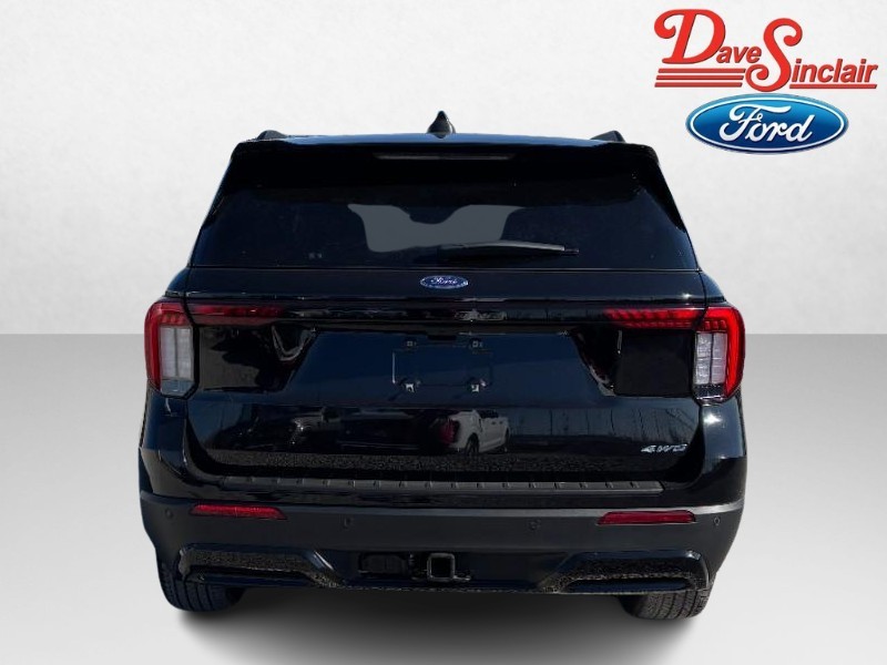 Ford Explorer Vehicle Full-screen Gallery Image 08