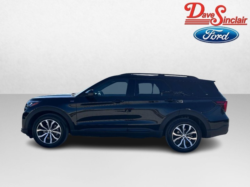 Ford Explorer Vehicle Full-screen Gallery Image 10