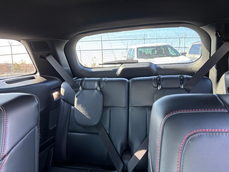 Ford Explorer Vehicle Full-screen Gallery Image 12