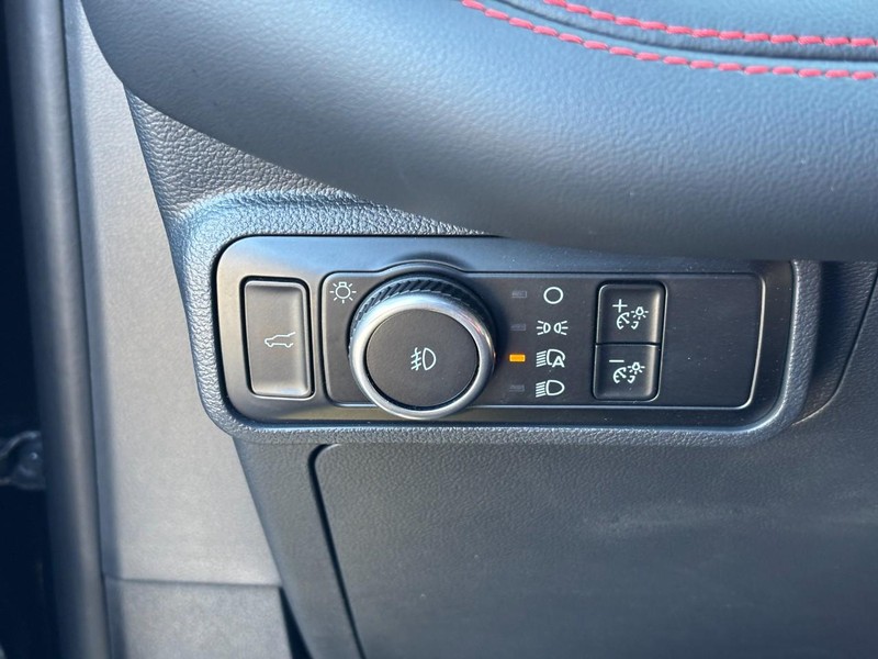 Ford Explorer Vehicle Full-screen Gallery Image 19