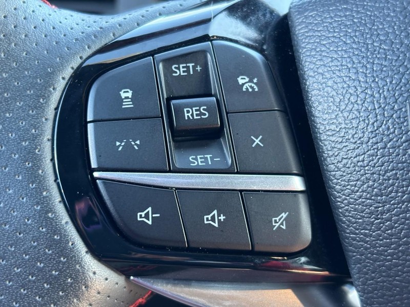 Ford Explorer Vehicle Full-screen Gallery Image 20