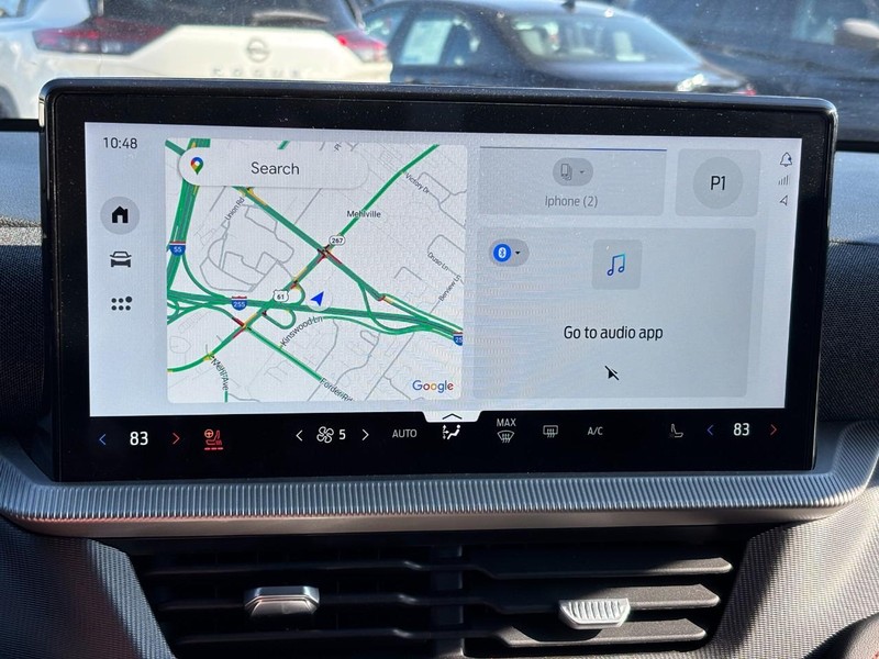 Ford Explorer Vehicle Full-screen Gallery Image 24