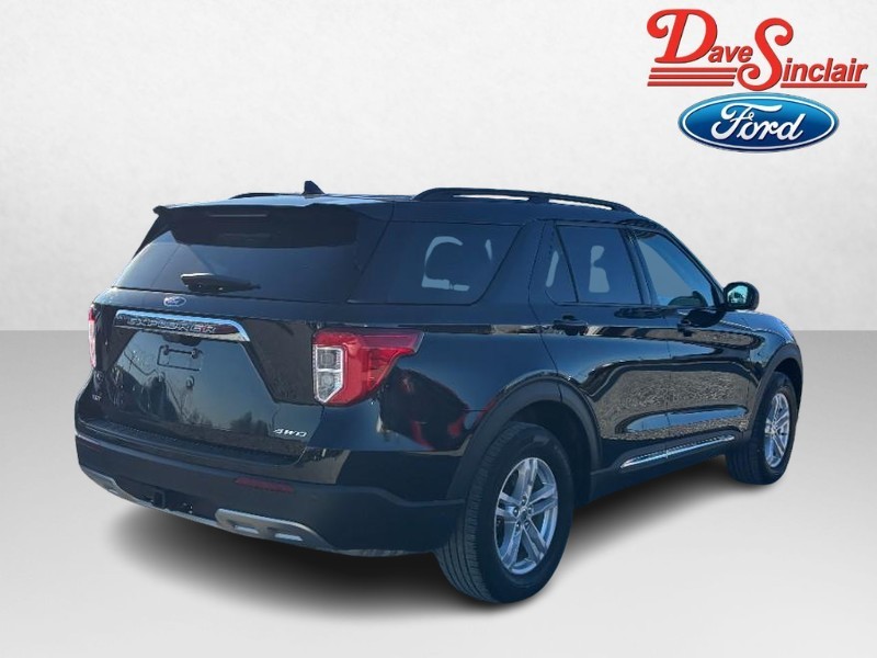 Ford Explorer Vehicle Full-screen Gallery Image 07