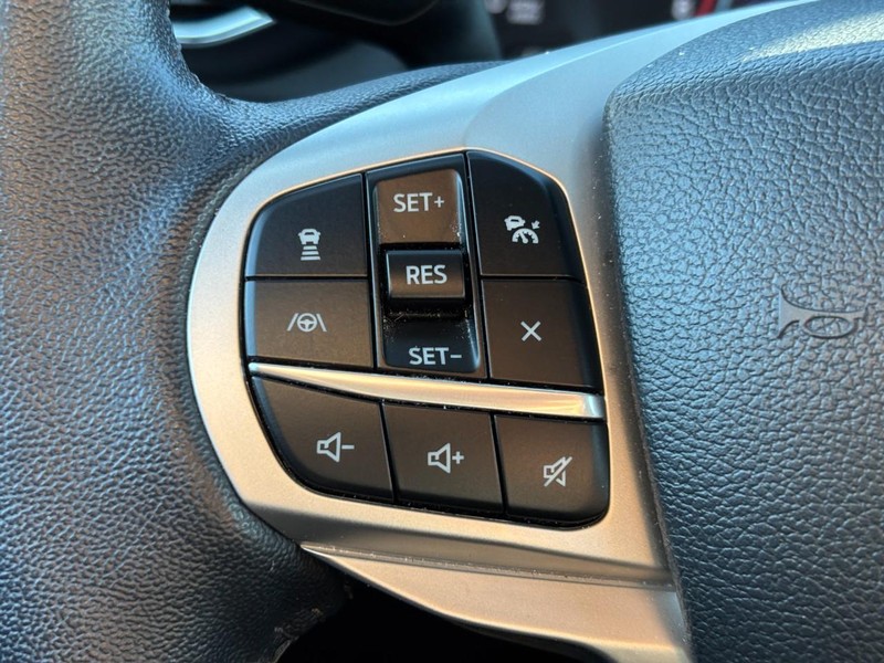 Ford Explorer Vehicle Full-screen Gallery Image 20