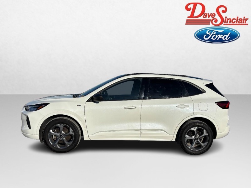 Ford Escape Vehicle Full-screen Gallery Image 10