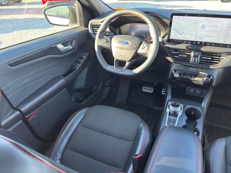 Ford Escape Vehicle Full-screen Gallery Image 14