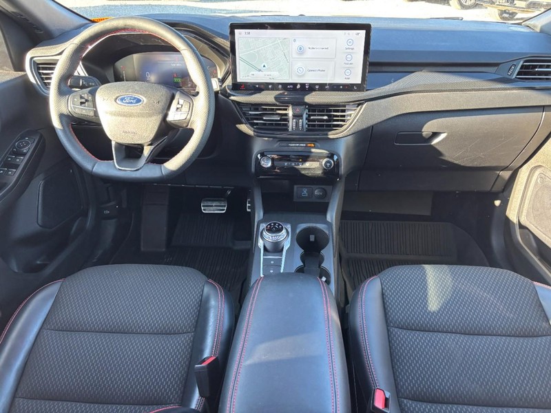 Ford Escape Vehicle Full-screen Gallery Image 15