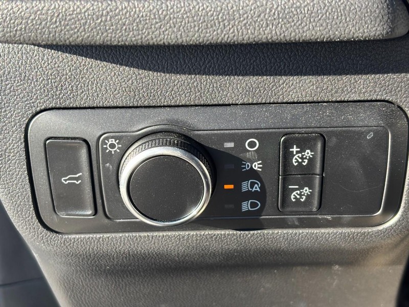 Ford Escape Vehicle Full-screen Gallery Image 19