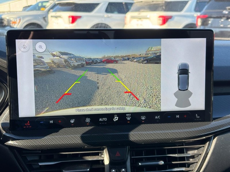 Ford Escape Vehicle Full-screen Gallery Image 25