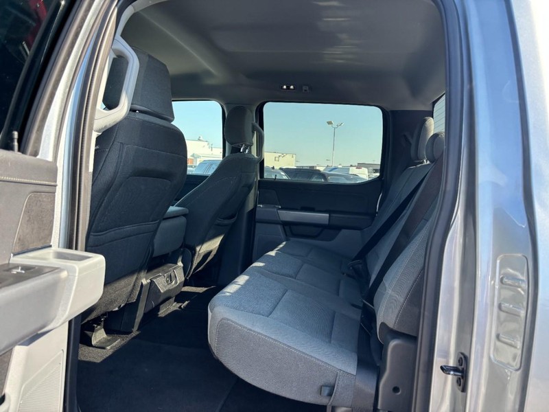 Ford F-150 Vehicle Full-screen Gallery Image 12