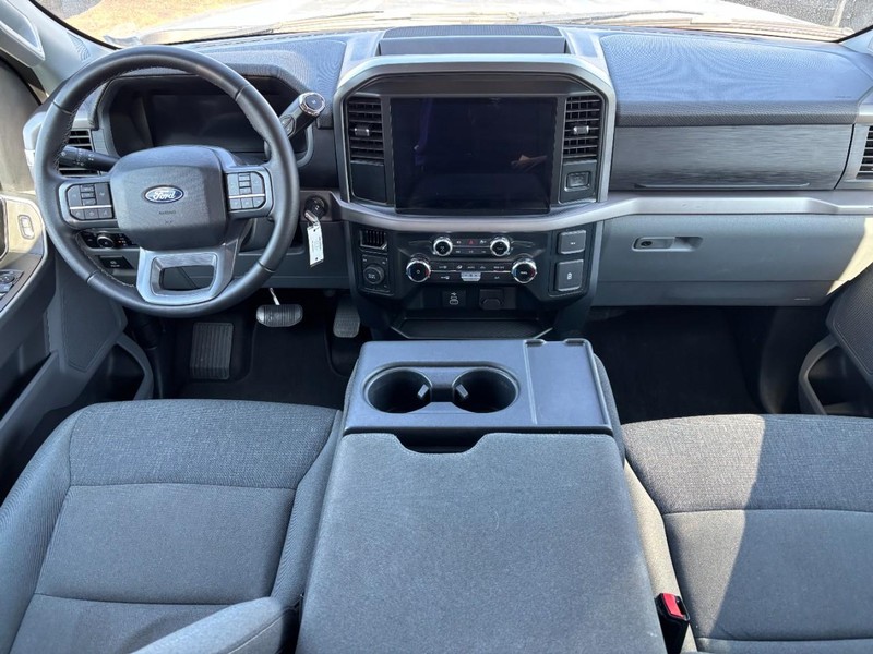 Ford F-150 Vehicle Full-screen Gallery Image 13