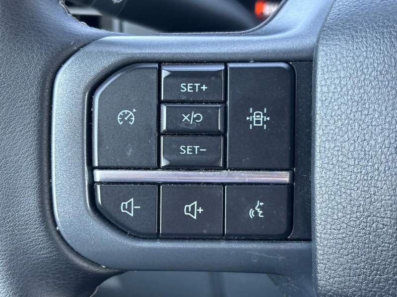 Ford F-150 Vehicle Full-screen Gallery Image 19