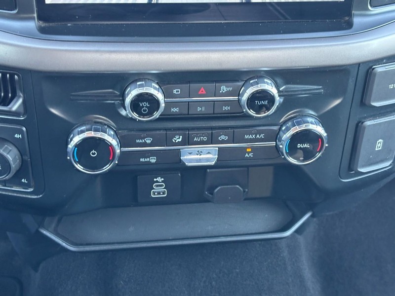 Ford F-150 Vehicle Full-screen Gallery Image 25