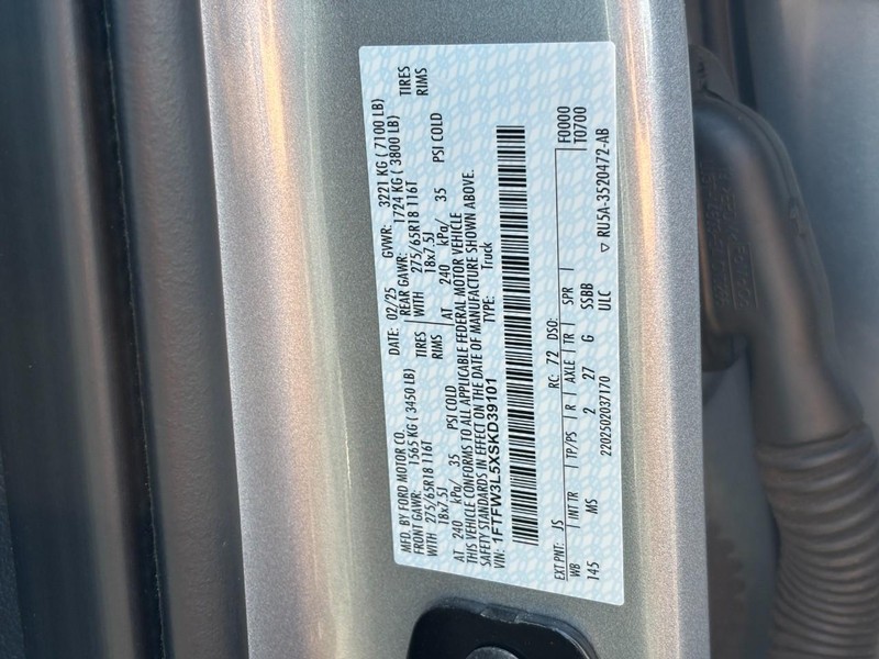 Ford F-150 Vehicle Full-screen Gallery Image 26