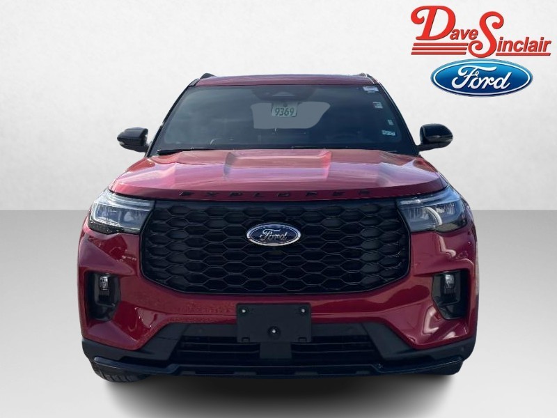 Ford Explorer Vehicle Full-screen Gallery Image 02