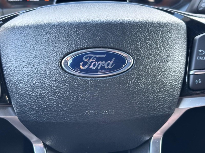 Ford Explorer Vehicle Full-screen Gallery Image 20