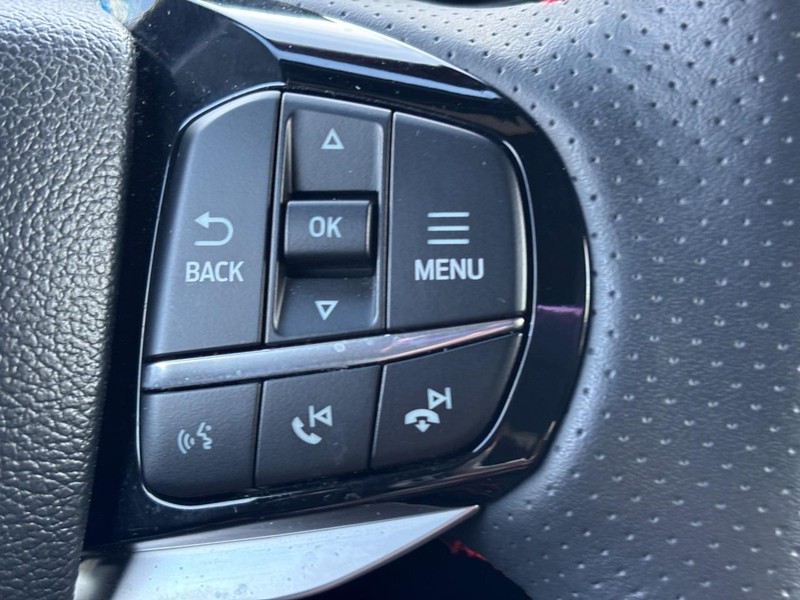 Ford Explorer Vehicle Full-screen Gallery Image 21