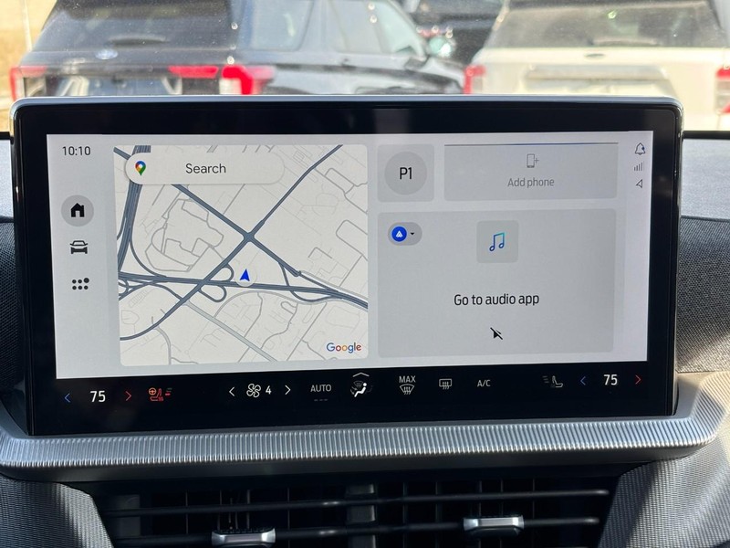 Ford Explorer Vehicle Full-screen Gallery Image 23