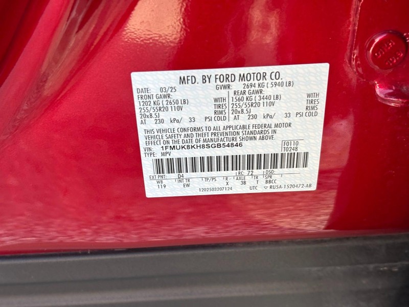 Ford Explorer Vehicle Full-screen Gallery Image 26