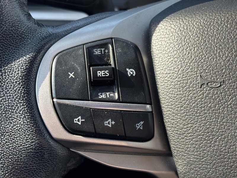 Ford Explorer Vehicle Full-screen Gallery Image 20