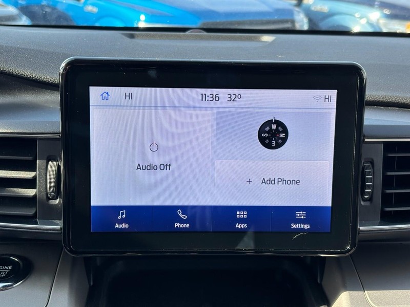 Ford Explorer Vehicle Full-screen Gallery Image 24