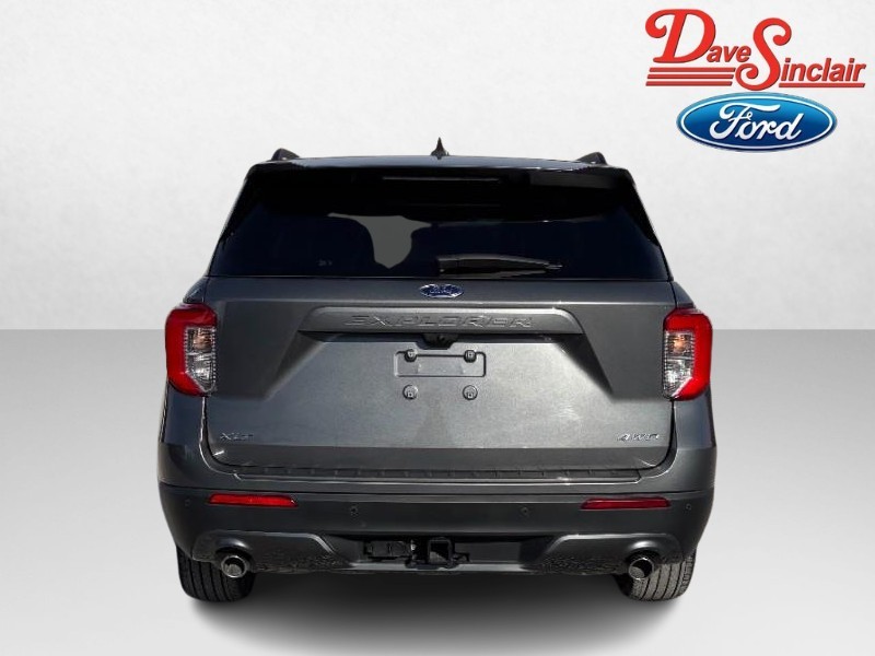 Ford Explorer Vehicle Full-screen Gallery Image 08