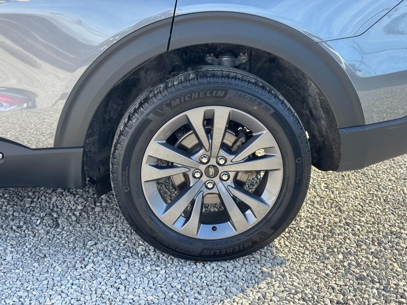 Ford Explorer Vehicle Full-screen Gallery Image 11