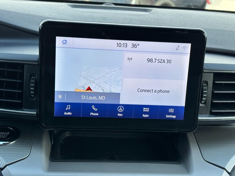 Ford Explorer Vehicle Full-screen Gallery Image 24