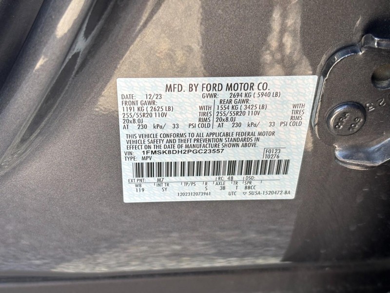 Ford Explorer Vehicle Full-screen Gallery Image 27